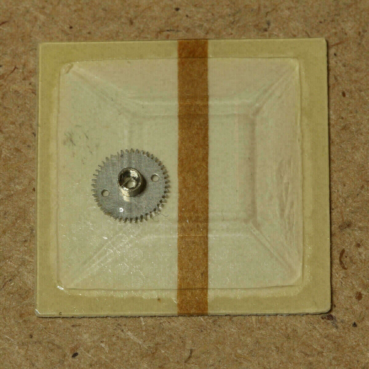 Junghans 673.00 Core and Ratchet Wheel – Part 197 – NOS – image 2