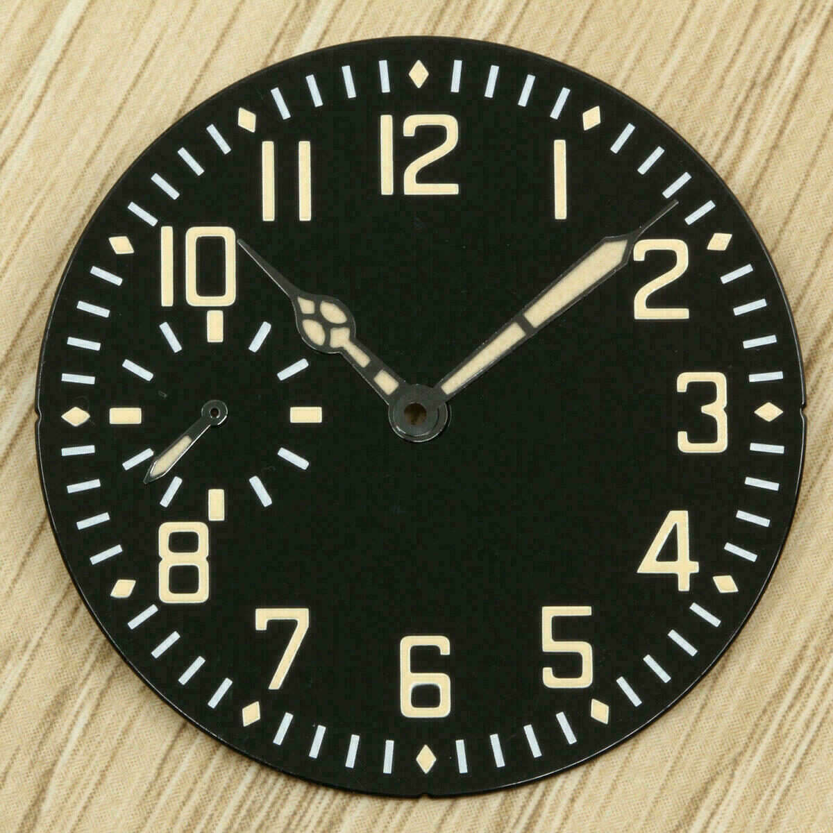 Quadrante da aviatore per ETA Unitas 6497, smalto nero, Superluminova – immagine 4