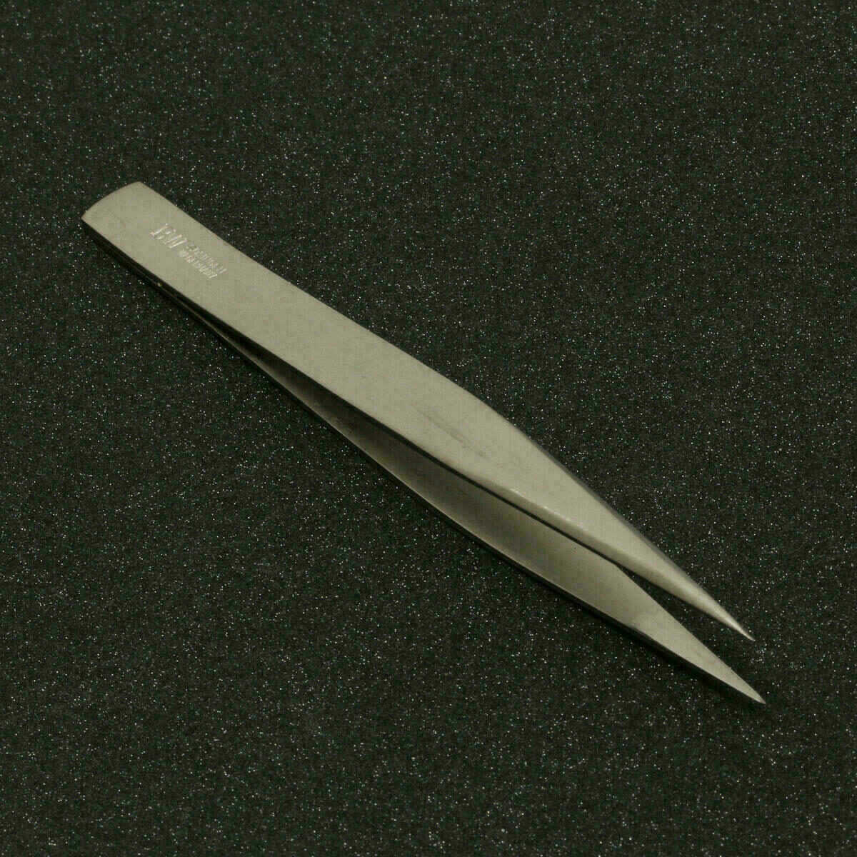 Brucelles Augusta en titane d’horloger, pointues, antimagnétiques