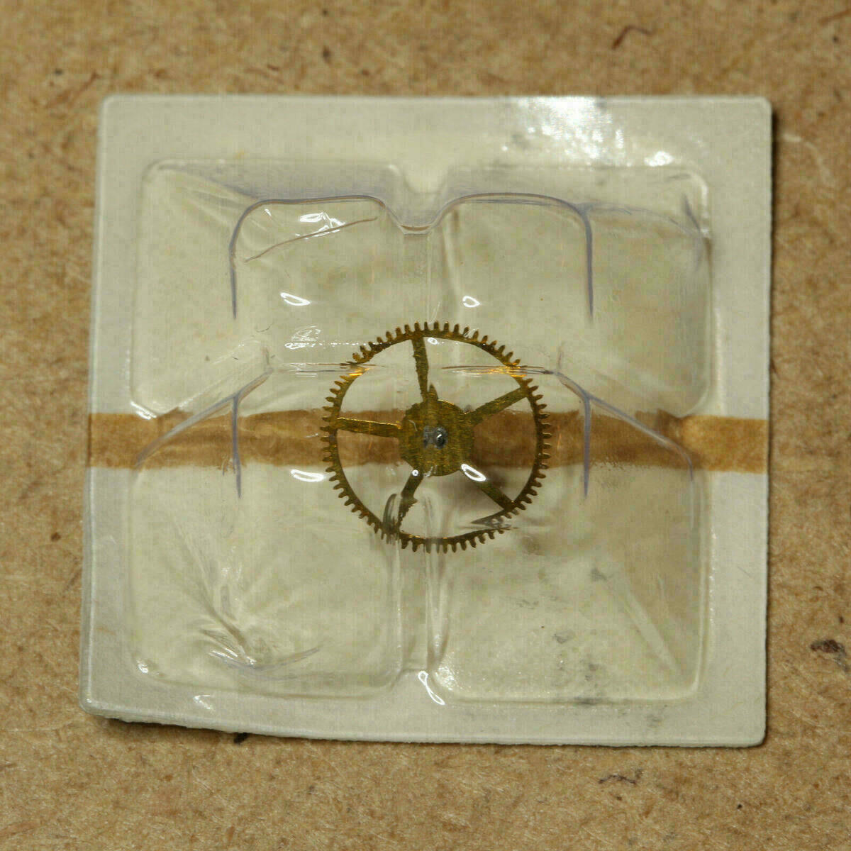 JUNGHANS 693.71 Sweep Second Wheel and Pinion, h.734 – Part 227 – image 2