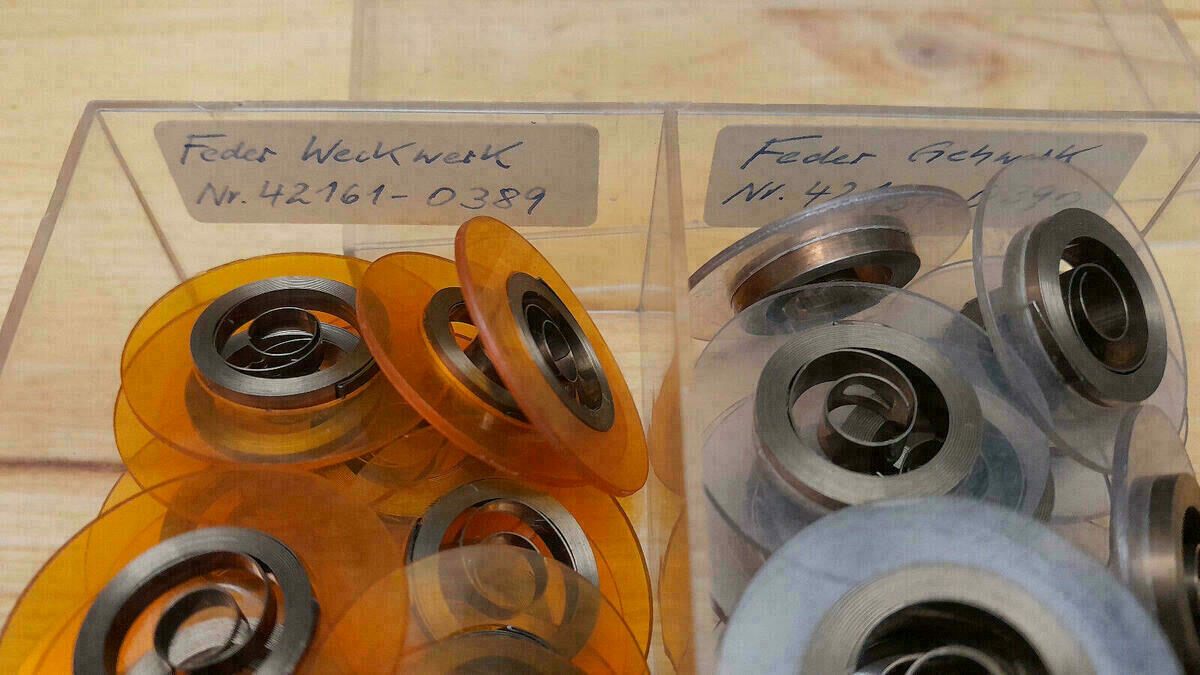 JUNGHANS 704 Zugfeder für Gehwerk oder Weckerwerk PART 181 /1 PART 181 Federhaus – Bild 2