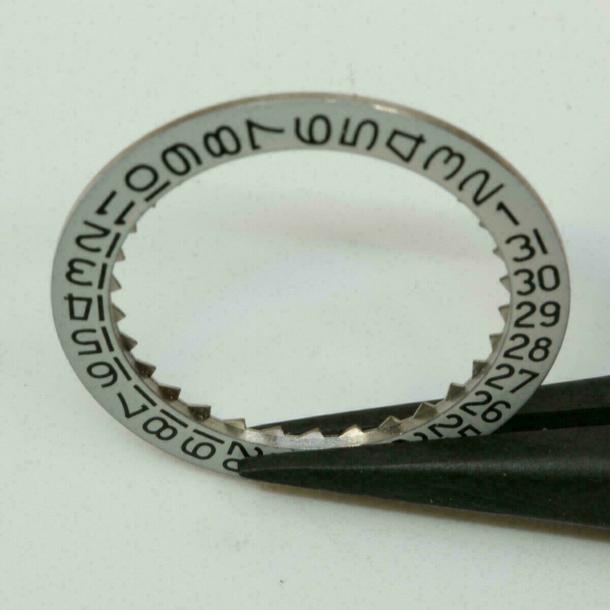 PUW 563 PART 2557 Datumscheibe Datumanzeiger Date Dial Disc 3H gewölbt #4 – Bild 4