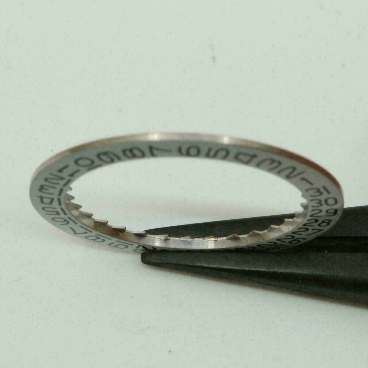 PUW 563 PART 2557 Datumscheibe Datumanzeiger Date Dial Disc 3H gewölbt #4 – Bild 5